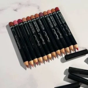 خط لب چوبی لارا